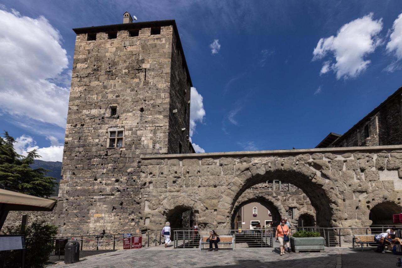 Aosta Centre Apartments - Porta Pretoria 56 Eksteriør billede